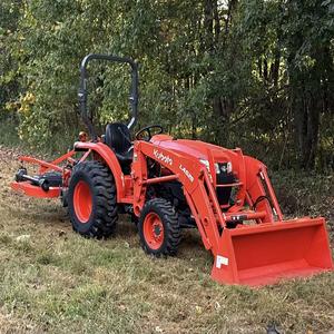 Tractor Compacto Kubota B2530 de 25 HP con Tracción en las 4 Ruedas, Bomba de Motor, Cargador, Retroexcavadora y Monitoreo Remoto - Product Image 2