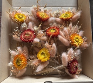 Mini Ramo de Flores Secas, Colas de Conejo, Helichrysum, Ramo Pequeño y Colorido - Product Image 1