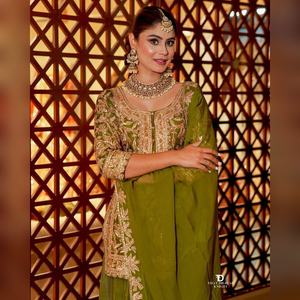 Conjunto de salwar kameez sharara Elite chinon con parte superior con bordado de hilo grueso y sharara con dupatta para salidas informales, directo de fábrica - Product Image 6