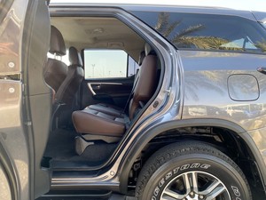 ใช้2020 T0Y0TA Legender Fortuner ไดรฟ์ขวาที่มีอยู่ขับด้วยมือซ้าย - Product Image 2