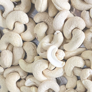 Noix de cajou crues Offre Spéciale W180 W240 Fournitures vietnamiennes de noix de cajou en Asie Santigo Viet Nam Emballage de marque privée disponible - Product Image 1