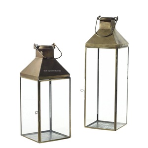Dernières lanternes décoratives en métal/verre dorées pour décoration de maison et de jardin et lanternes à bougies suspendues - Product Image 2