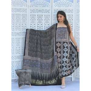 ผ้าสำหรับชุดเดรสทรงเอไลน์ยาวระดับเข่าสำหรับผู้หญิง ผลิตจากผ้าโมดอล ซักได้ เป็นมิตรต่อสิ่งแวดล้อม - Product Image 1