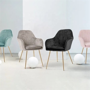 Nuova Sedia <span class=keywords><strong>da</strong></span> <span class=keywords><strong>Pranzo</strong></span> di Design, Moderna e Lussuosa, Bianca in Stile Nordico con Rivestimento in Bouclé e Gambe in Metallo - Product Image 4