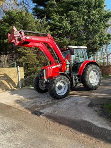 Livraison gratuite pour tracteur Massey 5460 plus chargeur Dyna 4 d'occasion de 2011 à vendre - Product Image 6