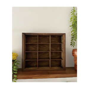 Boîte à souvenirs de voyage, présentoir mural en bois avec grille, façade en acrylique, étagère en bois faite à la main, couvercle coulissant - Product Image 1