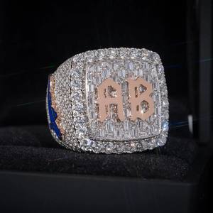 Anillo de Hip Hop personalizable Letra original Oro de 14 quilates con oro helado Oro blanco Campeonato Moissanite Diamante Anillos de moda Hombres - Product Image 3