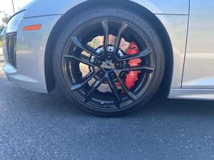 TOP USED 2022 2018 R8 V10 Coupé AWD 532 ch Turbo Propulsion arrière Intérieur clair Cuir Pack Premium Régulateur de vitesse adaptatif ACC Automatique Gauche R21 - Product Image 2