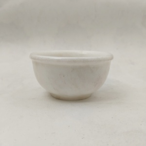 ชามหินอ่อนสีขาวทรงกลมที่ทำเสร็จแล้วอย่างประณีตวางลงบนพื้นหลังที่เป็นกลางเพื่อแสดงความสง่างามแบบมินิมอล - Product Image 1