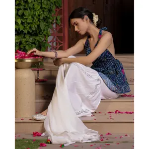 Conjunto de Salwar Kameez para Mujer Palma Blue Bandhani, Kurta Larga Tradicional con Teñido Anudado, Ropa Étnica Elegante de Seda y Chifón - Product Image 2