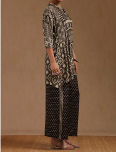 Ensemble Palazzo Kurti noir de créateur imprimé avec coupe ample tenue exclusive pour femmes pakistanaises indiennes pour un usage quotidien et occasionnel - Product Image 6