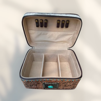 Boîte à bijoux pour femme en cuir véritable gravée à la main avec concho turquoise, fermeture éclair, doublure en velours, quincaillerie inaltérable, usage quotidien