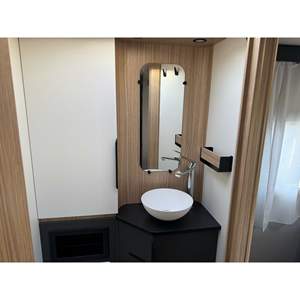 Nouveau camping-car Pilote Evidence G740FC 2026 avec une chambre, transmission automatique, moteur 2814cc, 140 CV - Product Image 5