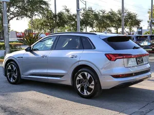 2022 Audi E-Tron Premium - Product Image 4