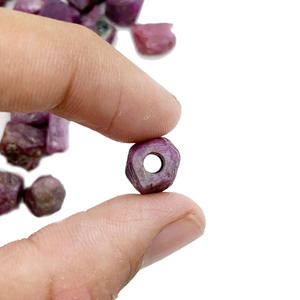 8-10mm tự nhiên <span class=keywords><strong>Ruby</strong></span> thô đá hạt khoan bán buôn nguyên đá quý cho sản xuất đồ trang sức - Product Image 4