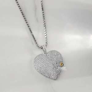 Busto colgante de Hip Hop en forma de corazón en oro blanco de 10kt y diamantes cultivados en laboratorio de corte brillante redondo en claridad VVS - Product Image 5