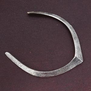 มาใหม่เนื้อ2025ที่มีความยืดหยุ่นสูงสร้อยคอทองเหลืองที่ทันสมัยและของสะสมในราคาขายส่งโดย Zam ZAM Impex - Product Image 6