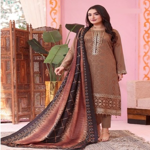 Costumes 3 pièces de pelouse en viscose pakistanaise de marque supérieure pour adultes costumes d'hiver de marque originale brodés Bin Hameed pour filles - Product Image 3