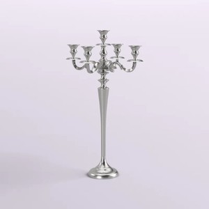 El candelabro de mesa de aluminio es un artículo decorativo Diseñado para sostener múltiples velas, candelabros de cinco brazos de metal plateado, pieza central - Product Image 2