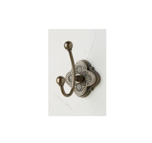 Ganchos de pared de latón hechos a mano para decoración del hogar vintage con fuerte sistema de montaje, diseño rústico, sólido, duradero y elegante. - Product Image 1