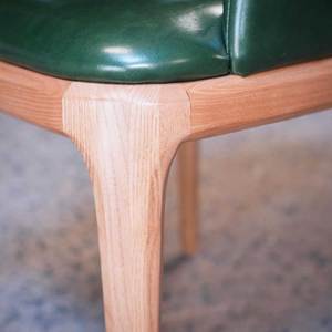 Chaise de salle à manger avec accoudoirs en bois de caoutchouc - Grace GCF213 - Product Image 6