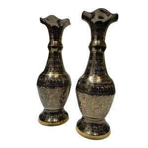 Ensemble de vases à fleurs en laiton vintage, paire, émaillés à la main, gravés de motifs floraux, vase à bourgeons en métal, bord festonné orné, décoration de table pour la maison - Product Image 3