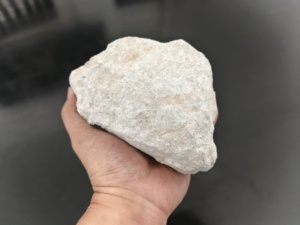 Pyrophyllite en bloc pour le renforcement du plastique et la modification des polymères avec une forte capacité de charge et une finition de surface de qualité - Product Image 4
