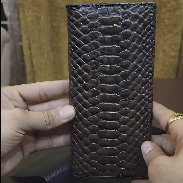 สีน้ำตาล