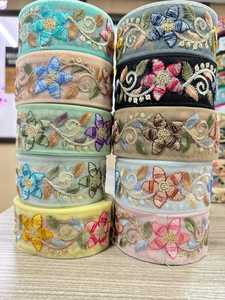 ผ้าลูกไม้ปักลายดอกไม้ขนาด1.25นิ้วถึง2นิ้วมีสีเหลืองอ่อนสีฟ้าอ่อนสีม่วงอ่อนและอื่นๆตามสั่ง - Product Image 2