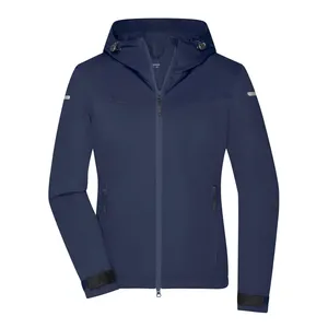 Veste tout-terrain durable pour femmes, équipement de randonnée idéal et sac étanche - Product Image 2