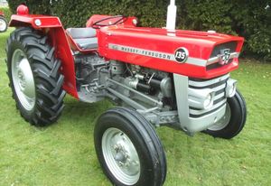 รถแทรกเตอร์ดีเซล Massey Ferguson 135 รุ่นท็อป พร้อมเครื่องยนต์ 2.5 ลิตร และกำลังยกด้านหลัง 2850 ปอนด์ สำหรับงานเกษตรกรรม - Product Image 5