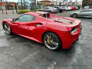 Oferta 2024: 488 Spider RWD con Volante a la Izquierda, Asientos de Cuero, Cámara Trasera, en Buenas Condiciones - Product Image 6