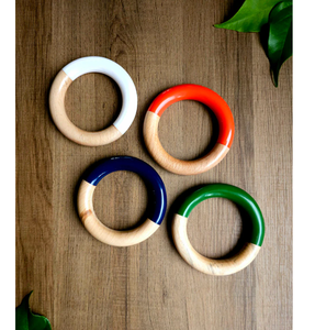 Pulsera curva de madera y resina pura natural hecha a mano de Diseño Estándar, brazaletes de moda para que las mujeres los usen en fiestas y bodas - Product Image 4