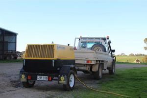 Diesel Driven 176CFM Rotary Screw <b>Compressor</b> Oil-Free Lubrication Mounted Standard Trailer Blowgun Hose for Natural Gas Piston - Product Image 2