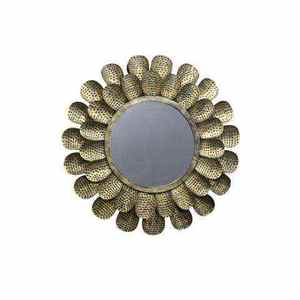 Miroir mural élégant de style sculpté en brun, miroir mural en métal artisanal, pour salon, chambre à coucher, usage domestique - Product Image 6