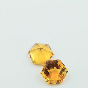 พลอยซิทรินสีเหลืองคุณภาพสูงทรงเหลี่ยมสำหรับทำเครื่องประดับ ขนาดและรูปทรงตามสั่ง รับรองโดยบุคคลที่สาม ราคาขายส่ง - Product Image 1