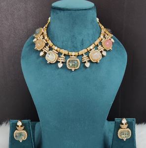 Collier de qualité supérieure avec de magnifiques boucles d'oreilles, design unique et tendance, inspiré de Sabyasachi, parfait pour les mariages, les soirées - Product Image 5