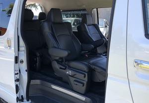 HIACE BUS 2017 RHD AUTO EXECUTIVE automatique avec moteur essence Euro 3, 11-20 places - Product Image 6