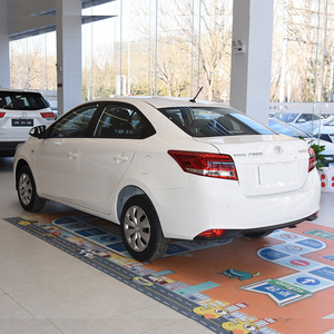 Berline de luxe d'occasion 2022, puissante, à aspiration naturelle, 2 portes, voiture de performance, caractéristiques haut de gamme, transmission automatique, sièges en cuir - Product Image 6