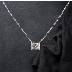 สง่างาม1.03 CT เจ้าหญิงตัดห้องปฏิบัติการเพชรที่มีน้ำหนักเบาสร้อยคอใน14K สีขาวทองเหมาะสำหรับความสง่างามในชีวิตประจำวัน - Product Image 3