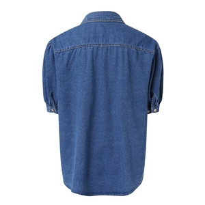 Chemise en jean coupe décontractée pour femmes, coupe fuselée et tissu doux pour toutes les saisons - Product Image 5