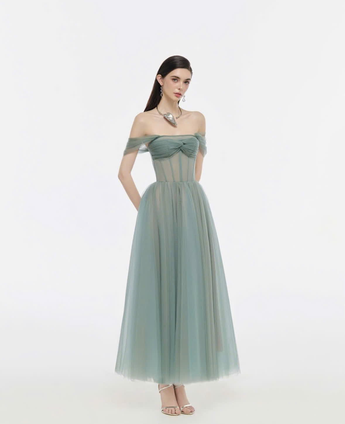 parrot green colour dresses Yumna Zaidi