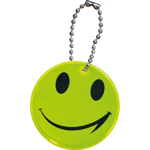 Pendentif souriant personnalisé en PVC OTIS, porte-clés et mousquetons promotionnels personnalisables - Product Image 1