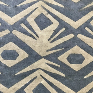 ผ้าฝ้ายพิมพ์ลายด้วยมือ ลายเรขาคณิตชนเผ่า ลายเพชร สีครามและสีธรรมชาติ - Product Image 1