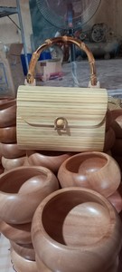 Elegante bolsa de bambú hecha a mano para playa de verano-Bolso con textura de bambú natural para minoristas de exportación y apariencia informal - Product Image 2