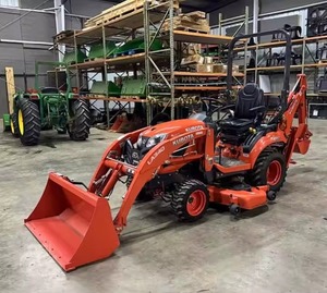 Tractor Kubota BX23 con cargador frontal y retroexcavadora, rojo, 4x4, maquinaria agrícola para jardín. - Product Image 3