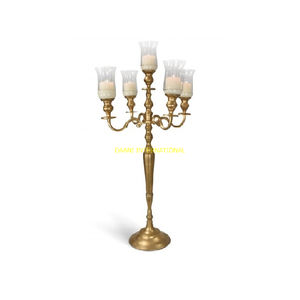 Candélabre en or à 5 bras avec bougeoirs en perles de cristal Support de bougie de pièce maîtresse de mariage élégant pour les fêtes, les événements et les hôtels - Product Image 4
