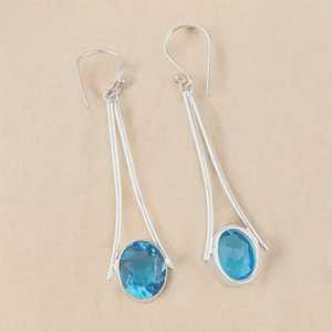 Boucles d'oreilles pendantes en argent sterling plaqué or avec topaze bleue, design bohème, faites à la main, élégantes, cadeau idéal pour femme, parfaites pour les soirées. - Product Image 4