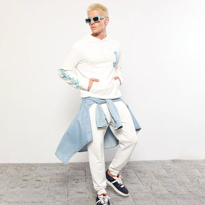 Sweat-shirt 2 pièces à capuche pour homme grande taille sérigraphie polaire pantalon évasé à capuche logo d'hiver gonflé et empilé - Product Image 4