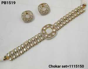 สร้อยคอโชคเกอร์ไข่มุก Kundan แบบดั้งเดิมและทันสมัยแฟนซีสไตล์อินเดียทรงสี่เหลี่ยมพร้อมชุดต่างหูเข้าชุดผู้หญิงผู้หญิง - Product Image 3